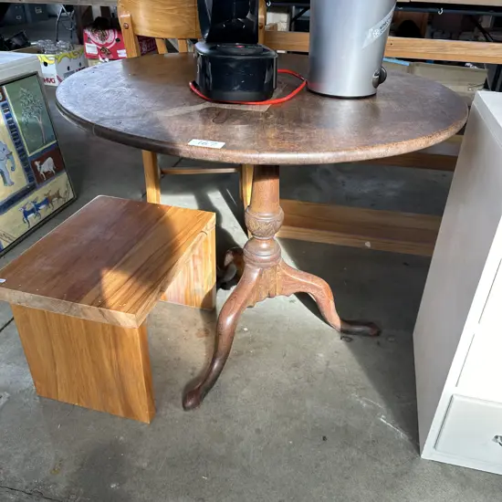 Antique pedestal table