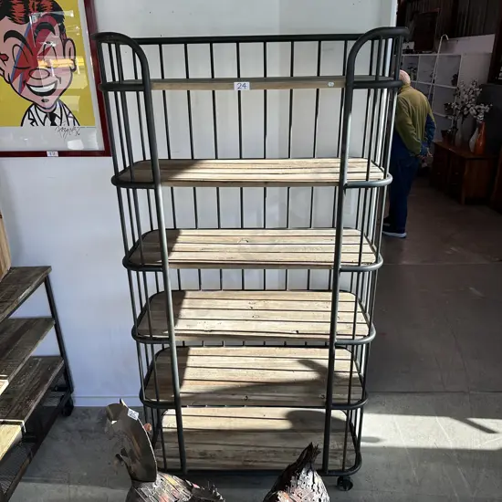 Rolling bakers stand