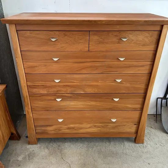 Millbrook solid  Rimu chest