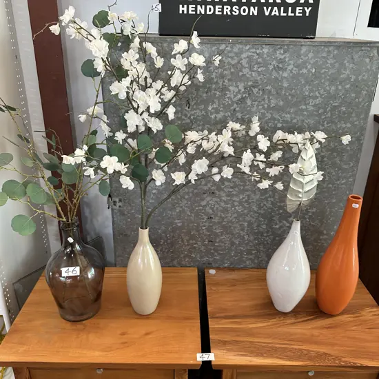 4 vases and contents