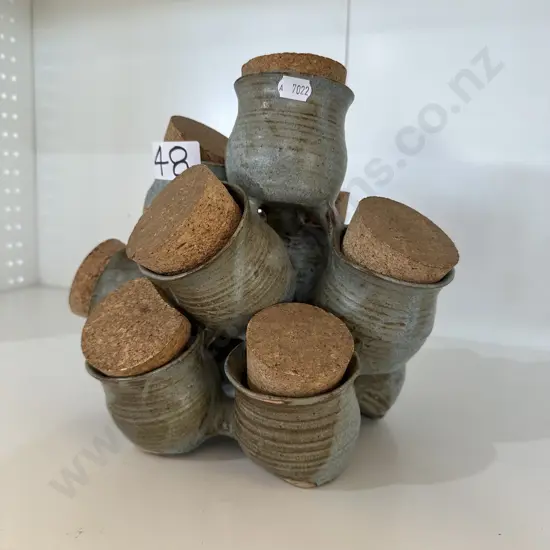 Pottery bits n pieces stand