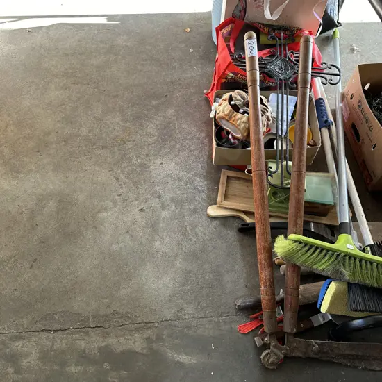 Undertable lot inc tools