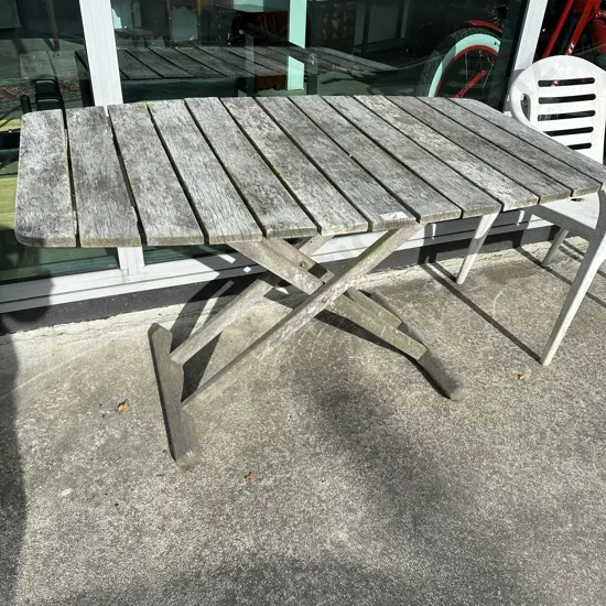 Adjustable height outdoor Kwila table 1250x750