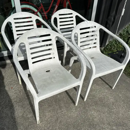 Set of 4 outdoor chairs
