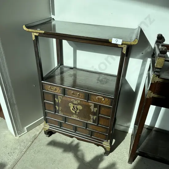 Oriental stand 950h x 650w