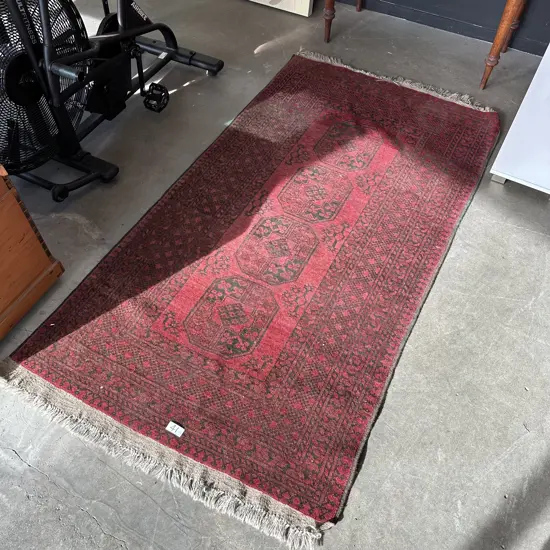 Persian rug 2000x 1050