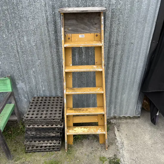 Wood ladder and tiles