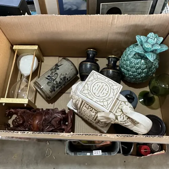 Hour glass , elephant etc