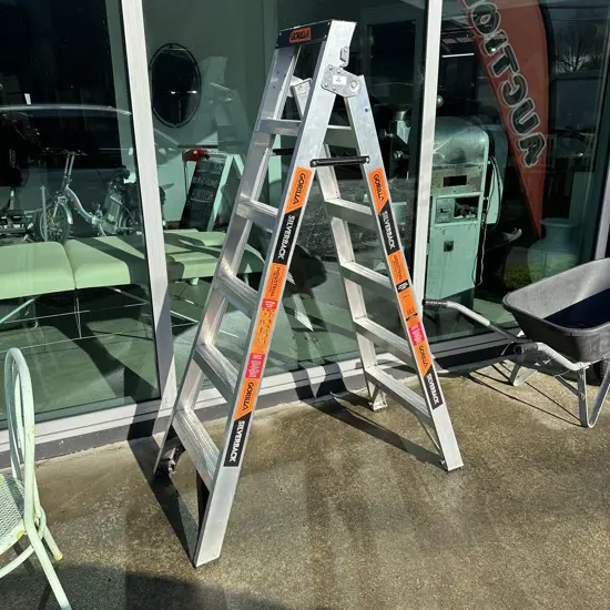 Gorilla 1.7-3.3m ladder 180kgs