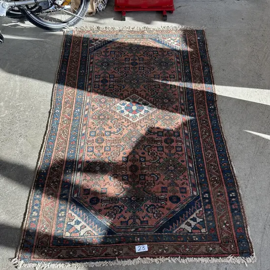 Persian rug  1600 x 960