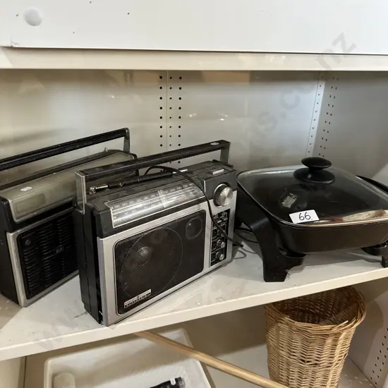 2 radios and frypan
