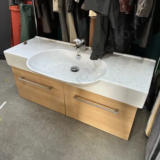 Wall hung vanity