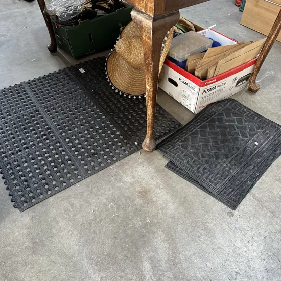 Rubber mats x 6