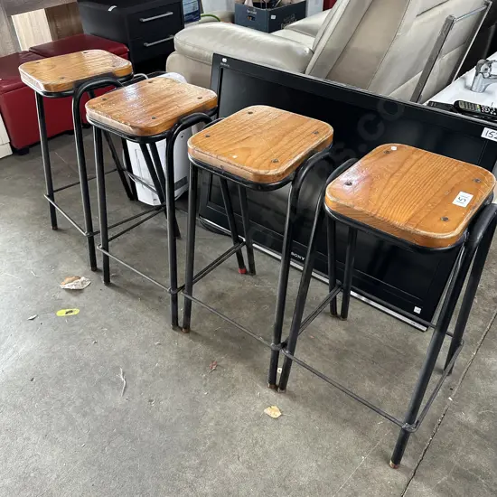 Set 4 vintage stools