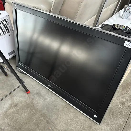 Sony wall mount TV plus Freeview 40inch