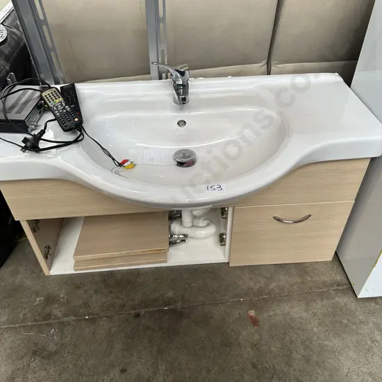 Wall hung vanity
