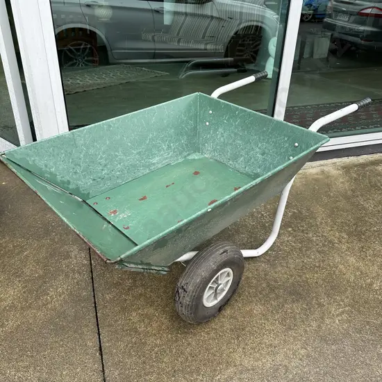 Large garden barrow