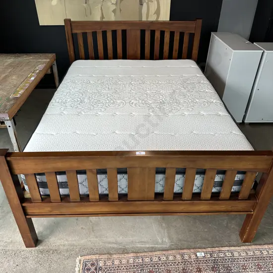 Queen slat bed, very good condition