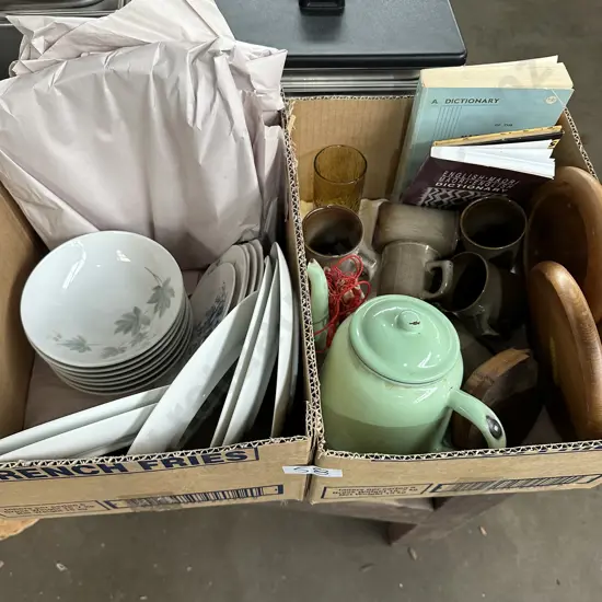 2 boxes part dinner set, enamel teapot