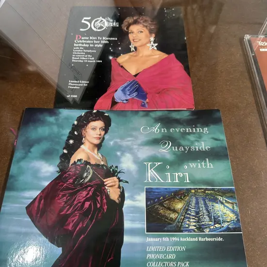 Dame Kiri x 2