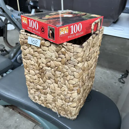 Puzzel and basket