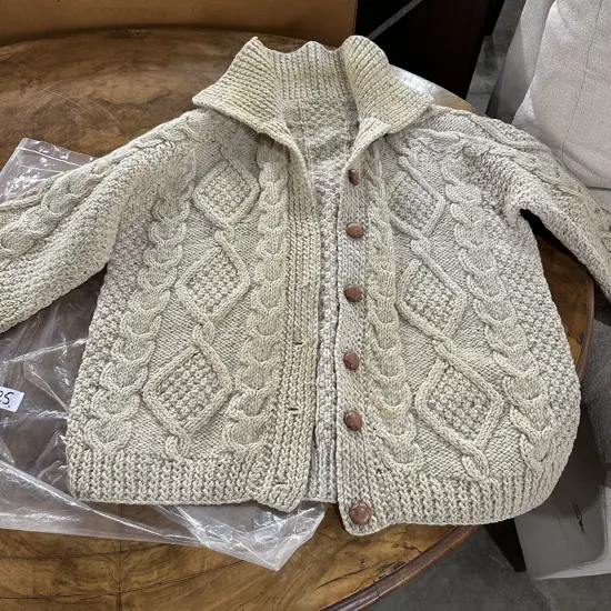 Vintage hand knitted woolen jumper (discoloured)