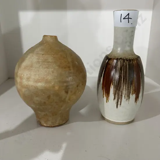 2 NZ vases