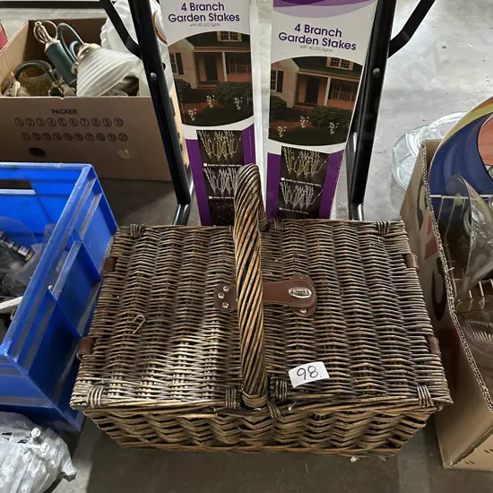 Picnic hamper and LED lights