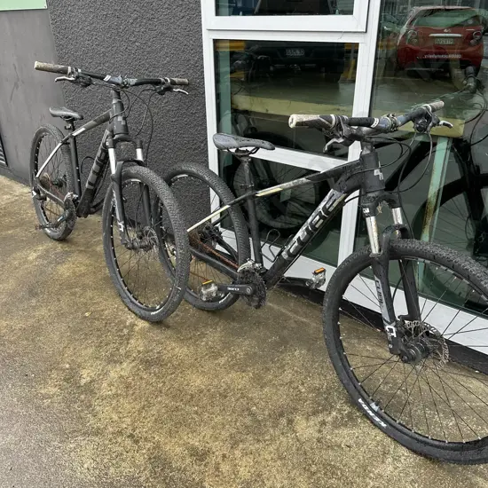 pr of cube bikes
