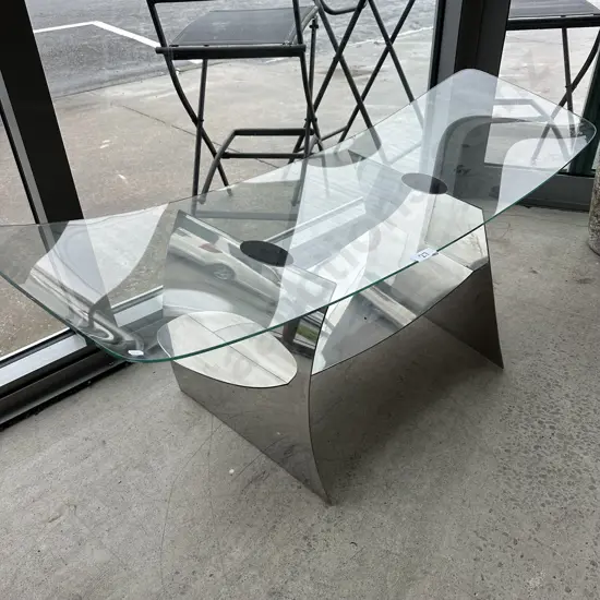 VW beetle windscreen sculpture by Philipp Meier