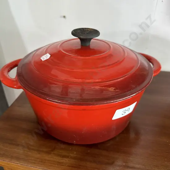 Cast iron enamel pot by Classica
