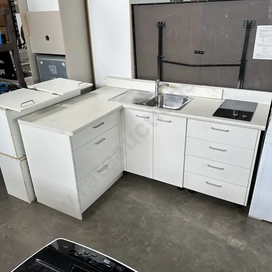 Small kitchenette with hob