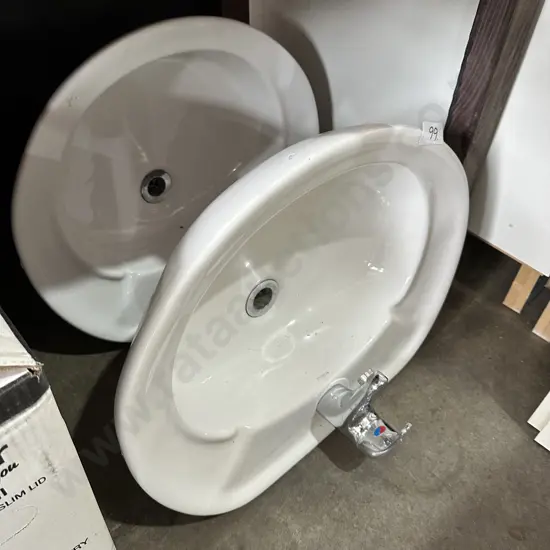 2 hand basins