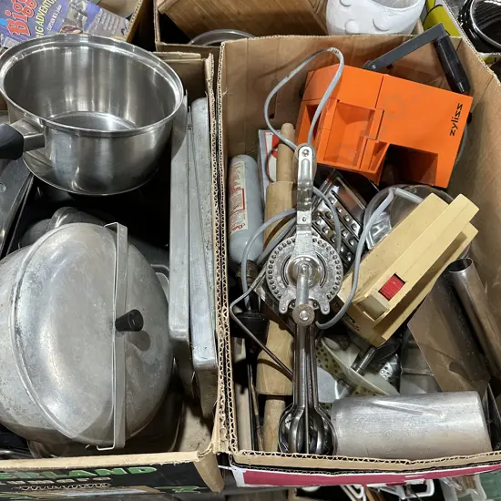 2 boxes kitchenware inc egg beater