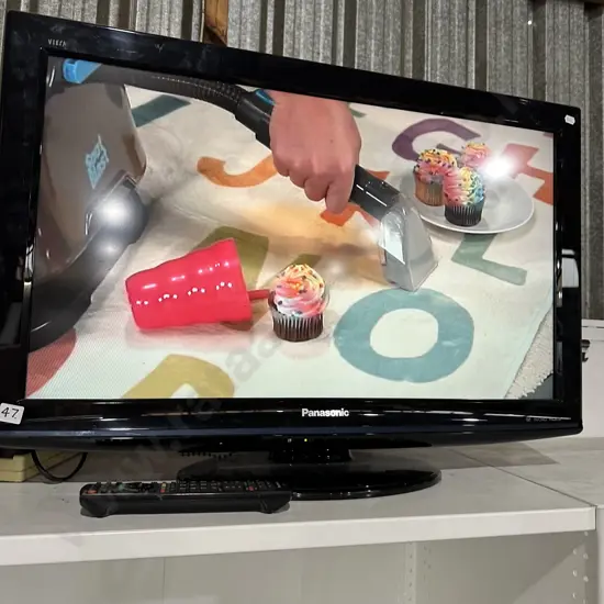 32inch TV with remote