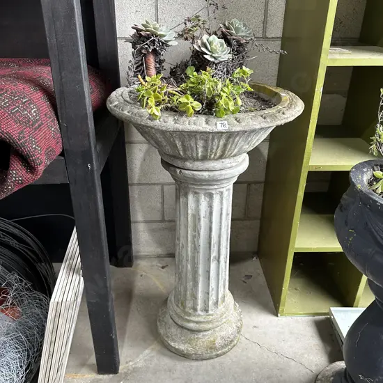 Planter on column