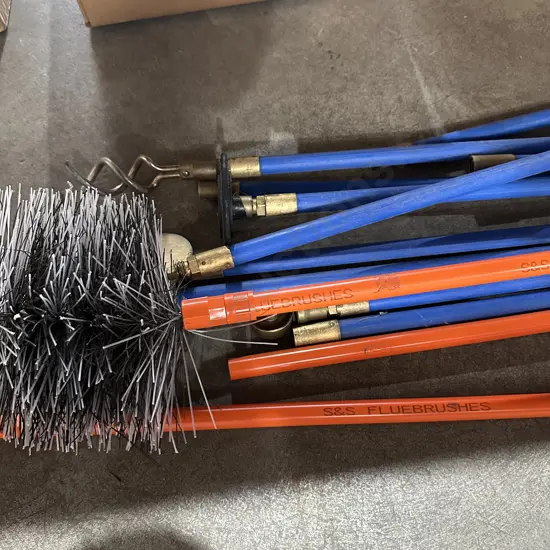 Flu cleaner and pipe cleaner