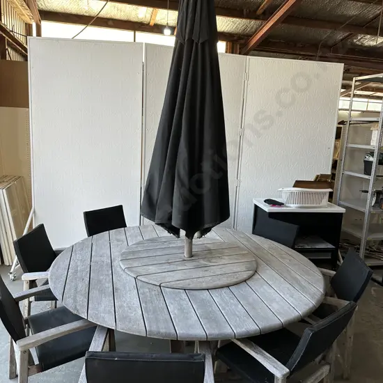 Devon 2m round outdoor suite, including umbrella