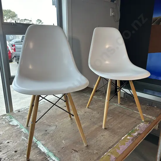 Set 6 modern style chairs