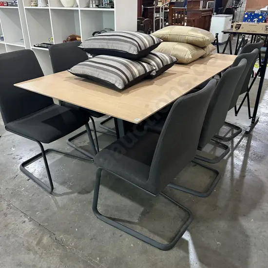 BoConcept table and 6 chairs