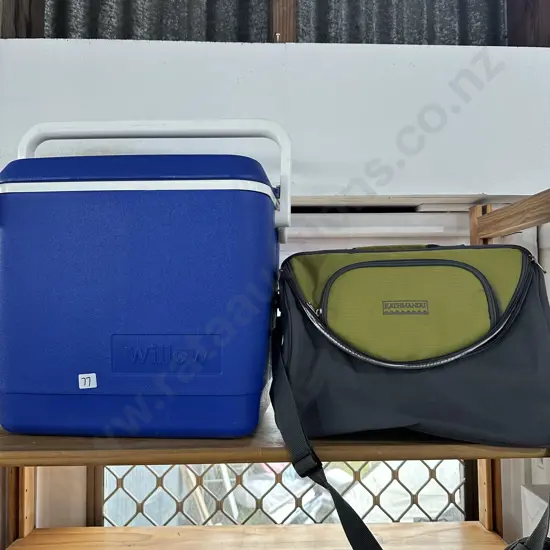 Chilli bin and chill pinic bag