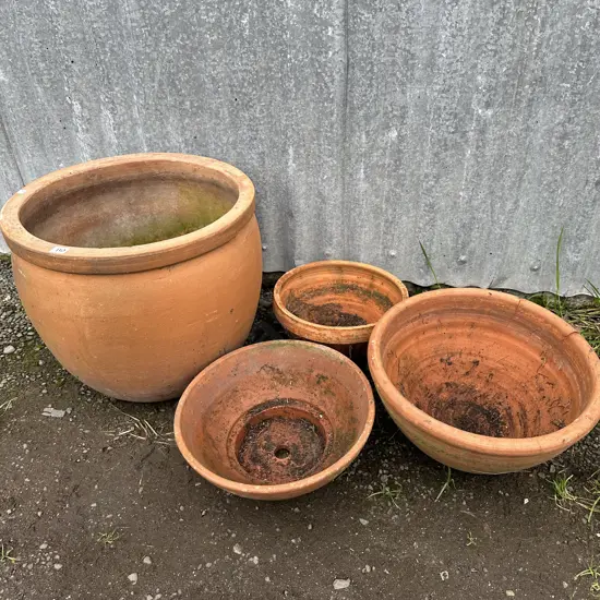 4 x Terracotta pots