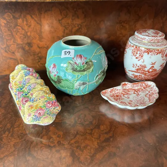 Ginger jars plus 2 other collectables