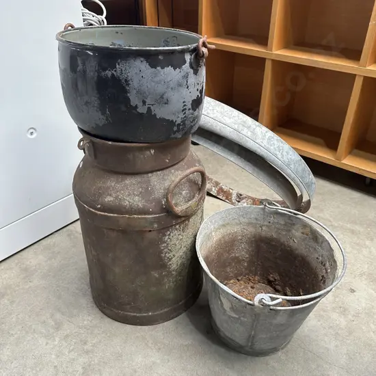 Vintage garden metalware