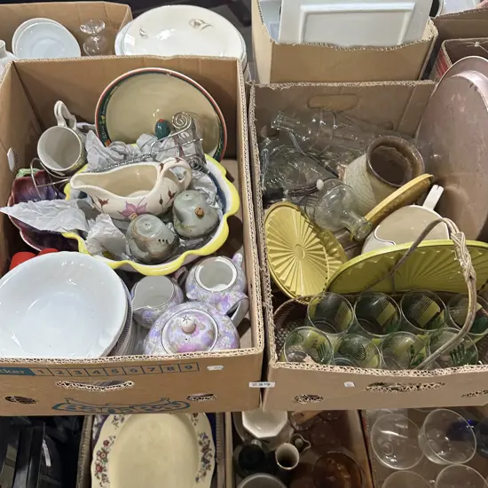 2 boxes collectable inc retro glass set