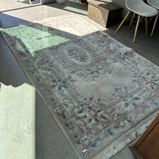 Woolen decorative rug 1.5m x 2.5m