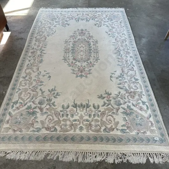 Woolen decorative rug 1.5m x 2.5m