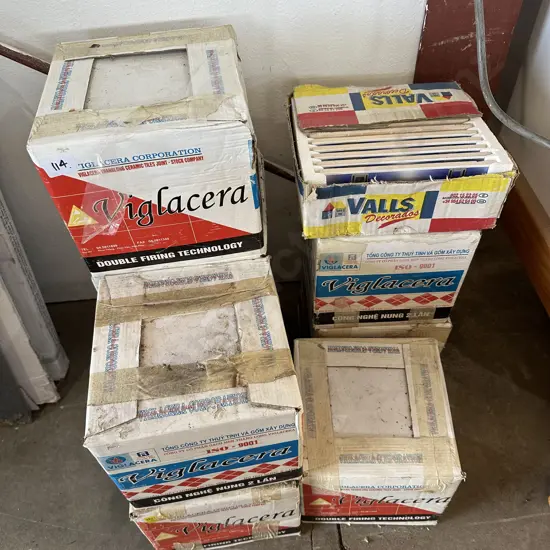 White & boarder tiles