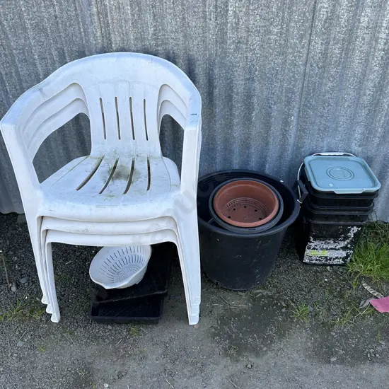 3 plastic chairs, seed trays, worm farm etc
