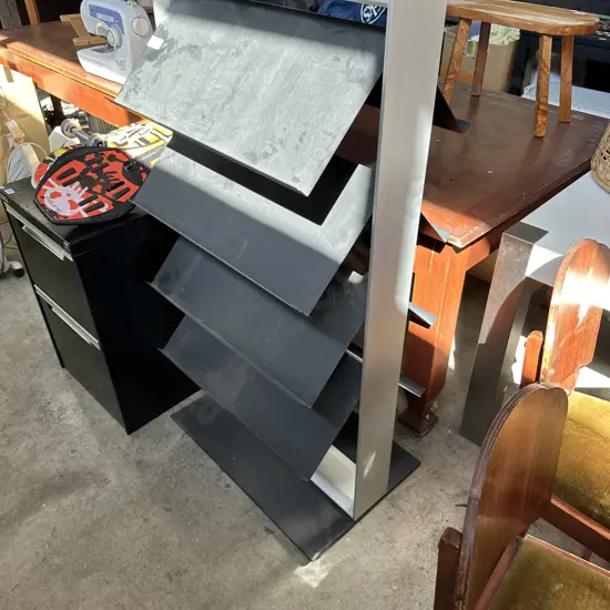 Brochure stand plus display items